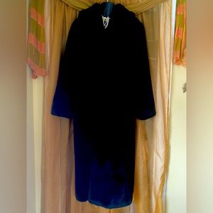 MONTEREY FASHIONS Luxurious Faux Fur Coat-Med